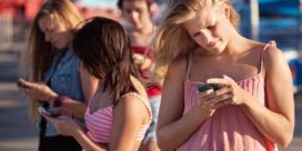 teens-smartphones