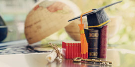 This graduation cap and globe illustrates how online learning can be global.