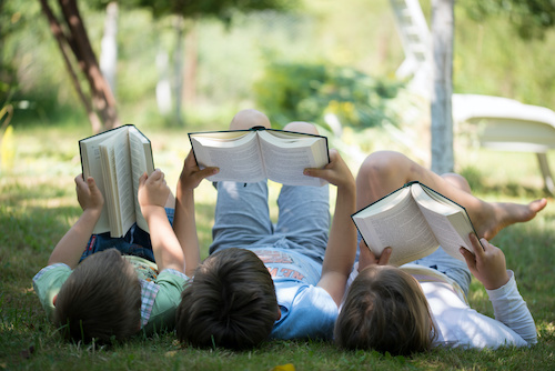 students reading summer