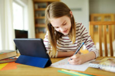 Should Online Learning Replace Classroom Learning?
