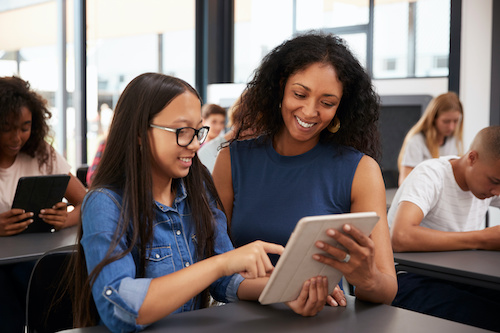 What is the new technology for improving teaching and learning? It includes immersive technologies and personalized approaches.